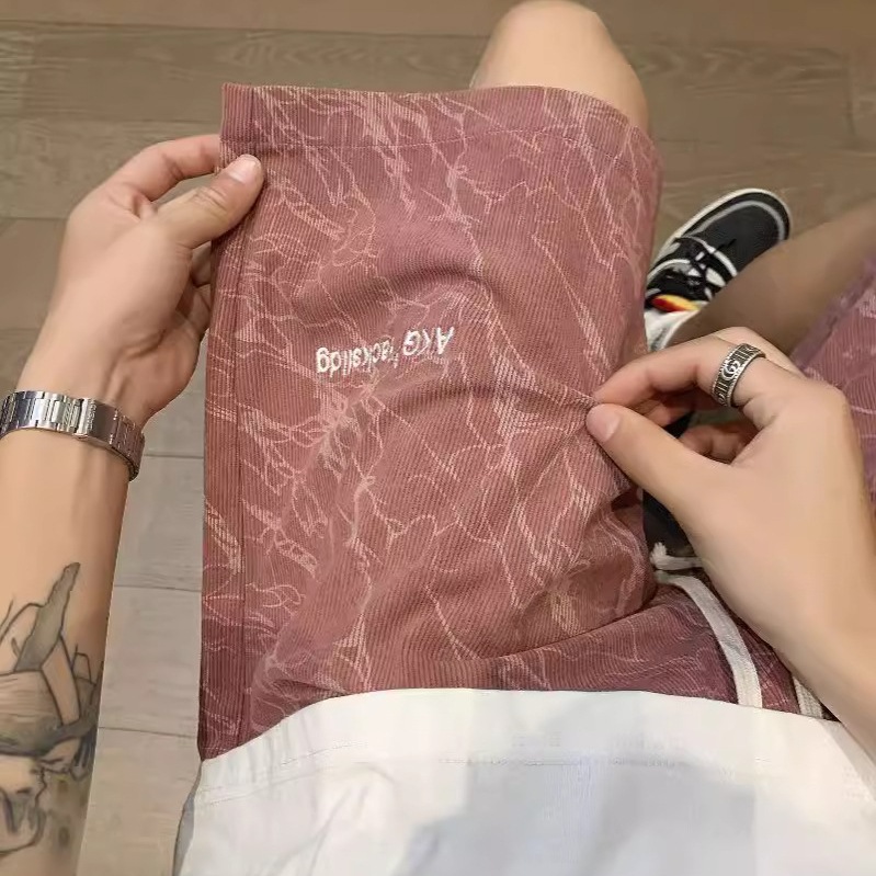 Pantalones cortos bordados rosas para niños verano nuevo estilo ropa exterior marca de moda americana pantalones casuales deportivos sueltos y transpirables para hombres