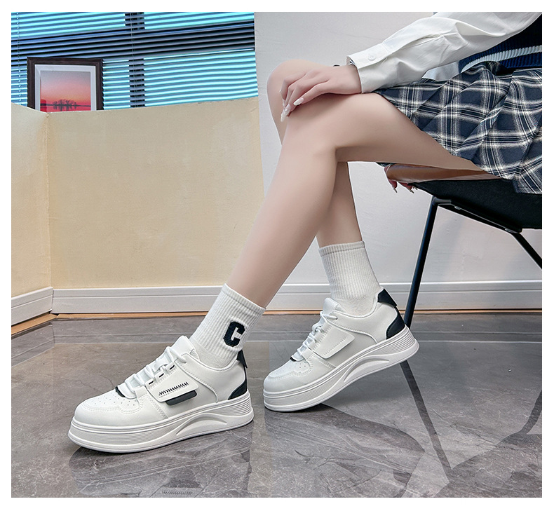 Petites chaussures blanches femme 2024 printemps nouvelle étudiante édition coréenne Instagram tendance polyvalente semelle épaisse chaussures de planche printemps et automne chaussures décontractées_voghion.com
