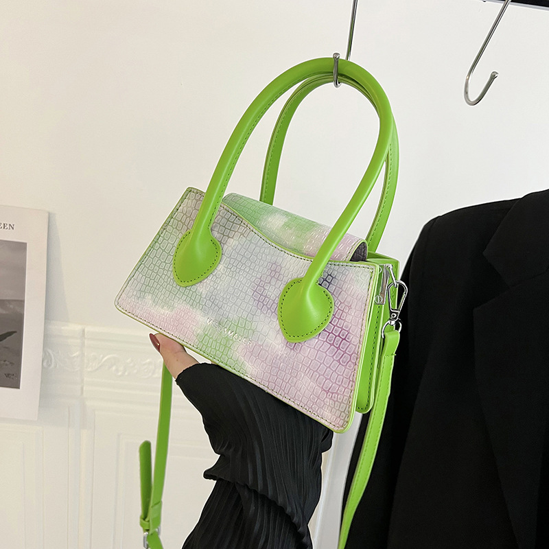 Frau Mittel Pu-Leder Krokodil Klassischer Stil Strassenmode Quadrat Magnetschnalle Umhängetasche display picture 16