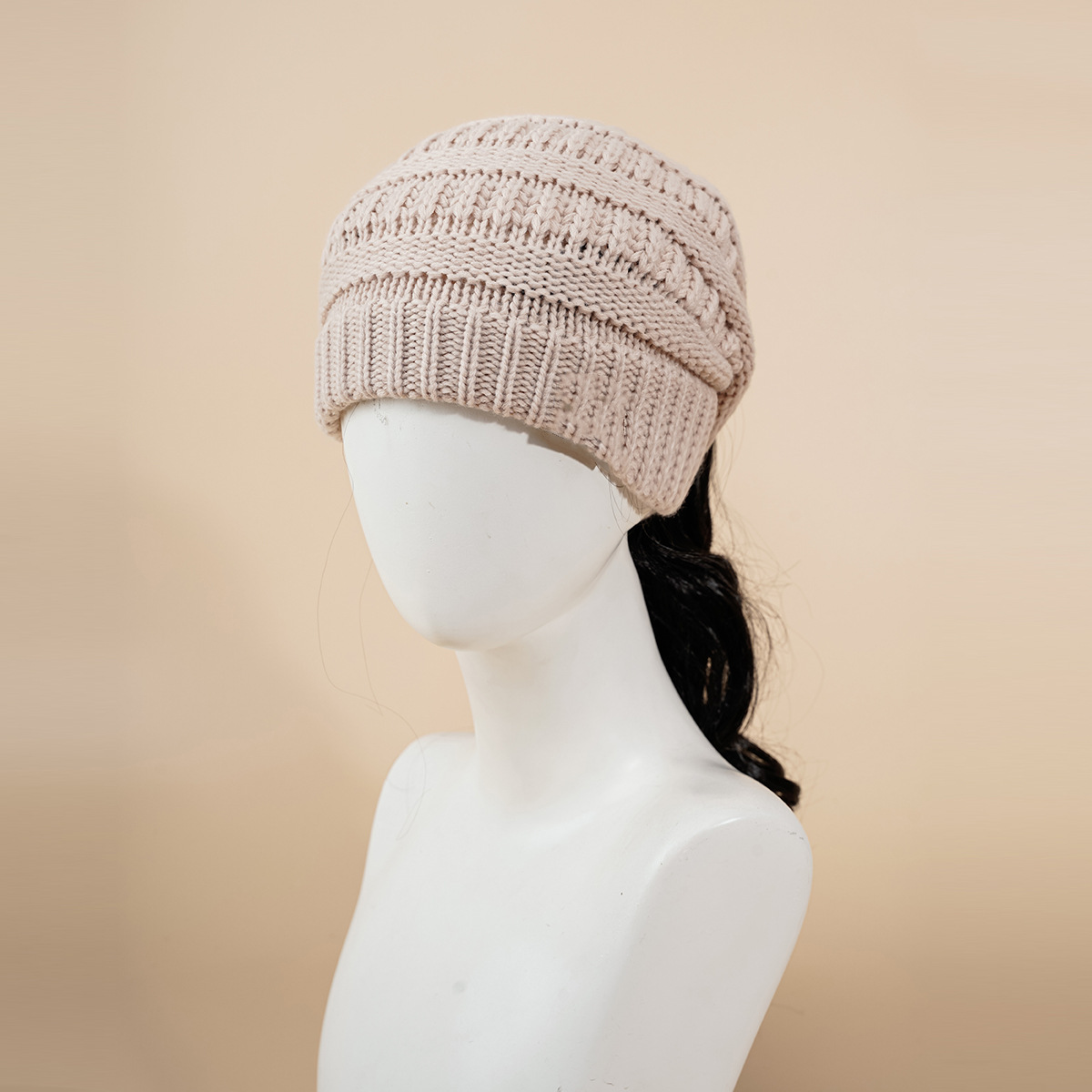 Solid Color Casual Knitted Hat Wholesale Wholesale Nihaojewelry display picture 2