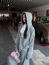 2025新款设计感宽松长袖卫衣女挂脖条纹背心秋季高腰休闲裤三件套