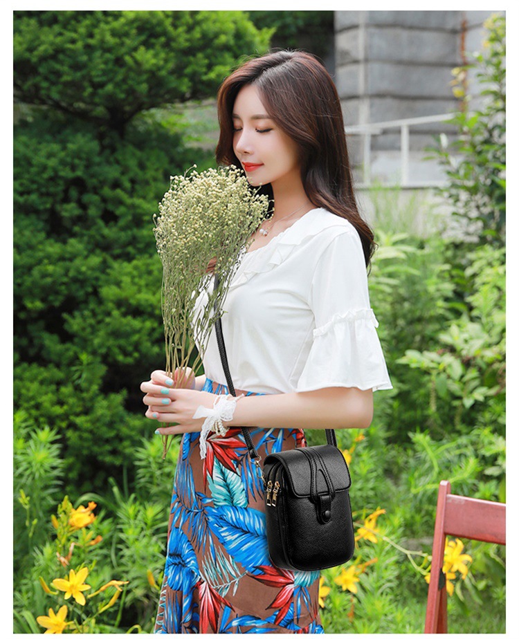 All Seasons Season Women's Mini Pu Leather Solid Color Fashion Square Zipper Crossbody Bag