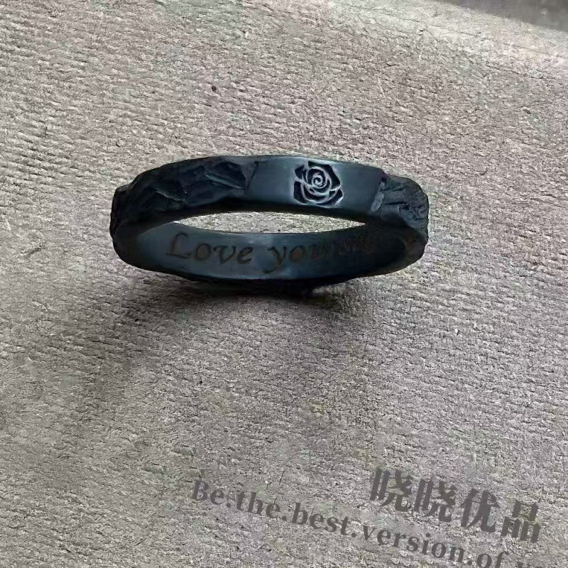 小炭火戒女素圈轻奢小众设计高级感2025新款对戒情侣指环戒指|undefined