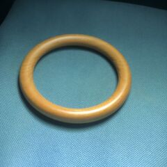 逸品の古い桃木の東南の枝の腕輪の女性の項の小さい口径の54から64mmの木の腕輪の環の文は贈り物を遊びます
