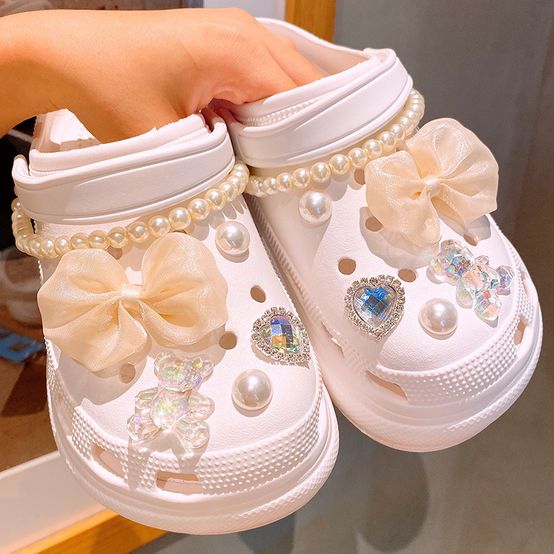 【売れ筋商品入荷】バズ・ライトイヤー ストロベリーベア 多用途 DIY アクセサリー 装飾 取り外し可能なホールシューズ バックル 靴の花|undefined