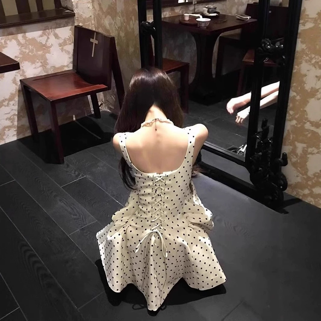 Женское белое платье-спагетти в французский горошек, лето 2025, миниатюрное элегантное платье-пышка в стиле принцессы из серии Miu.