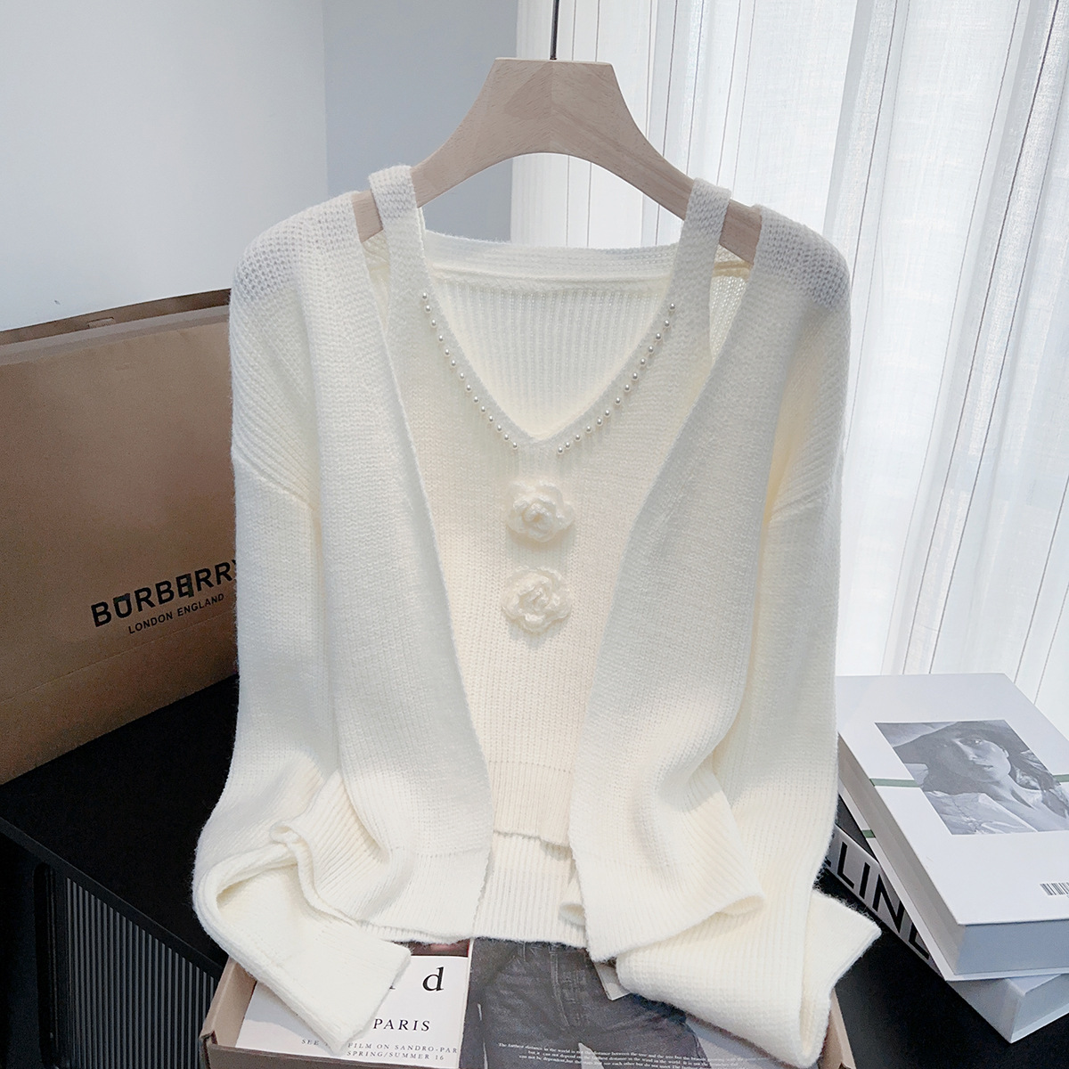 Autumn Suit Sweater Korean Pure Color Sweet Flower Knitted Cardigan + Stereo Flower Small Suspender Two-Piece Set for Women