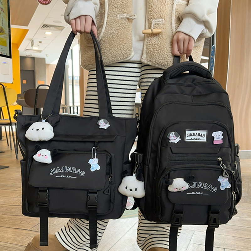 배지 6개 + 블러셔 강아지 2개 + 검은 귀 강아지 펜던트 2개가 포함된 검은색 2피스 세트