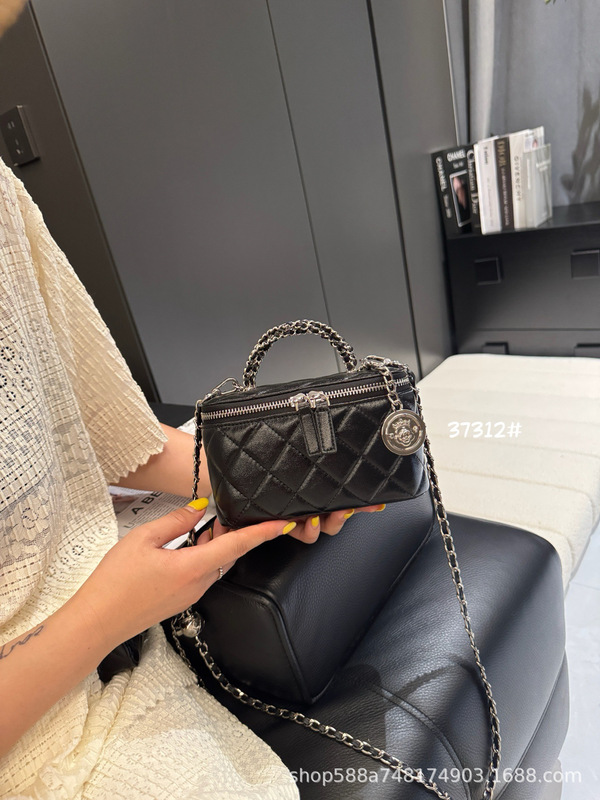 Xiaoxiangfeng ダイヤモンドチェーンバッグボックスバッグレディースファッショナブルで絶妙なハンドバッグ多用途ミニクロスボディバッグ携帯電話バッグ|undefined