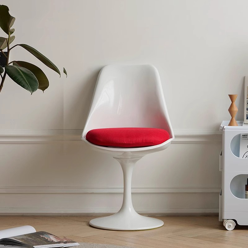 Scandinavian Designer White Tulip Chair Modern Minimalist Designer Light Luxury Fashion Dining Chair Net Red Cafe Chair