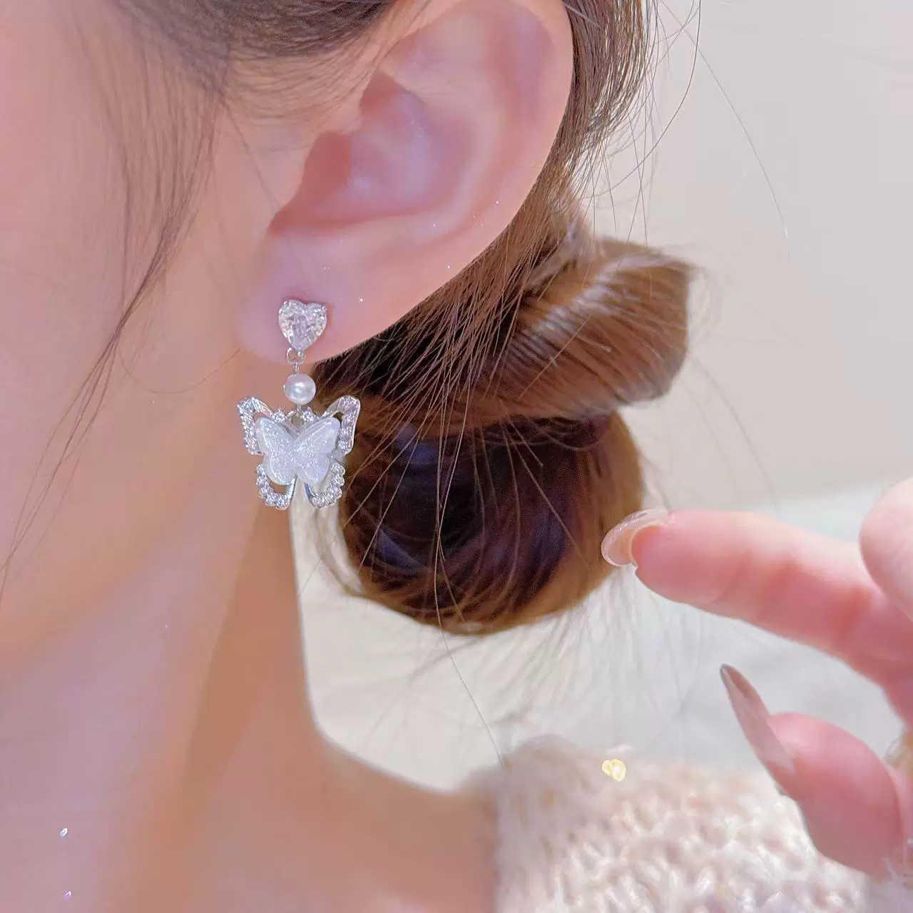 抖音小红书同款耳钉小众创意蝴蝶锆石耳饰轻奢高级感超闪百搭耳钉