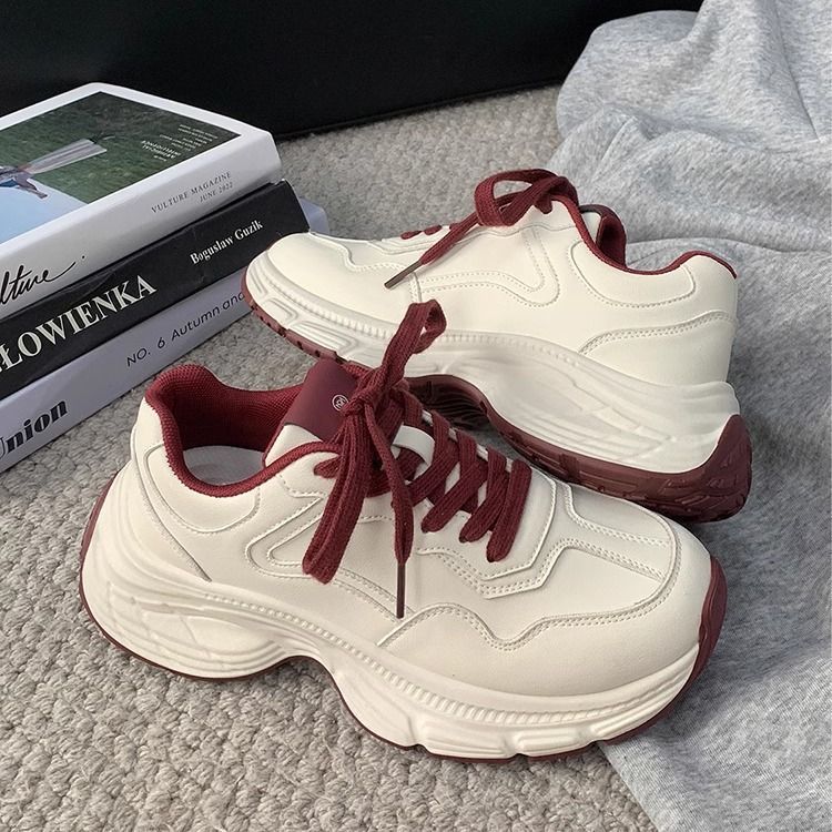 Zapatillas deportivas casuales blancas y rojas para mujer 2026, nuevas zapatillas deportivas casuales con suela gruesa y aumento de altura para mujer, zapatillas deportivas de nicho para mujer