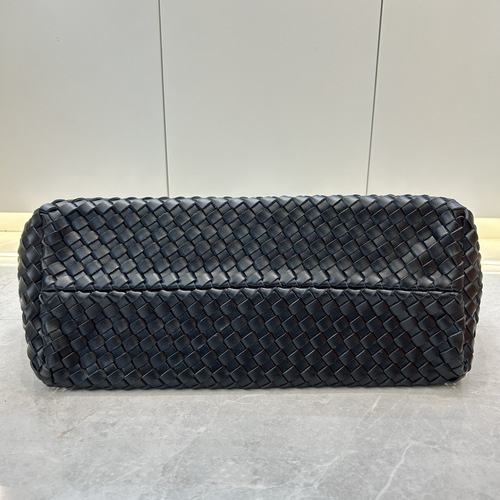 2024 Spring/Summer Cross-Border New Design Woven Vegetable Basket Bag, Large-Capacity Cowhide Tote Handbag for Women—Ideal for Export Business