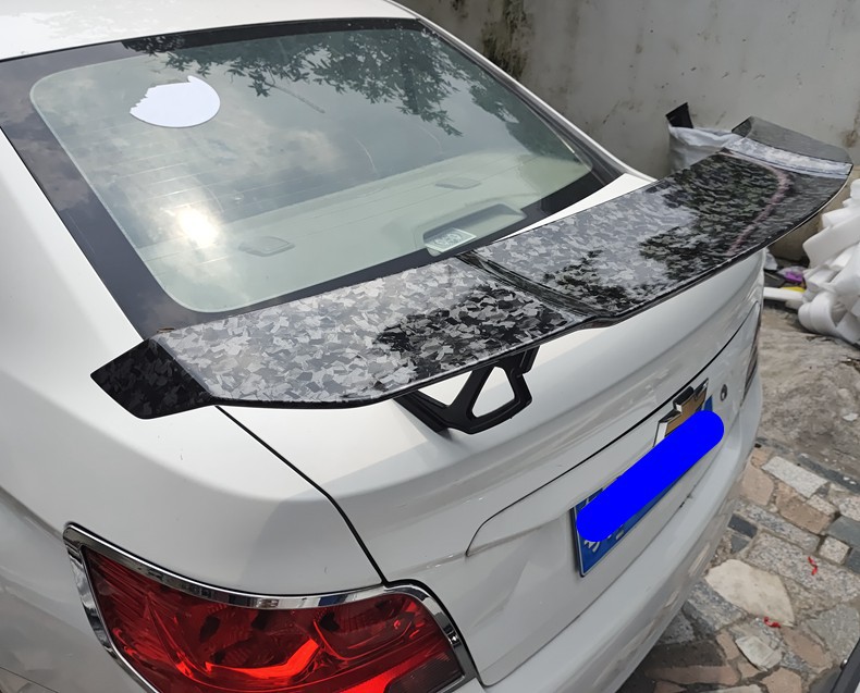 Universal Car Modification Large Rear Wing for Sedan, Perforated High-End Wind Wing V-Style, No Adhesive Required, Windproof, No Installation Needed, Spoiler