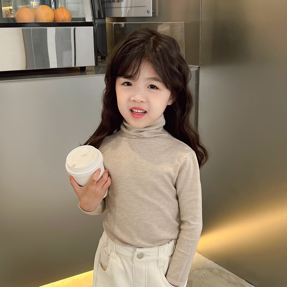 Suéteres infantiles al por mayor, prendas de punto para niñas, ropa infantil para otoño e invierno, camiseta de cuello alto de imitación de cachemira, cálida y bonita para niños pequeños.