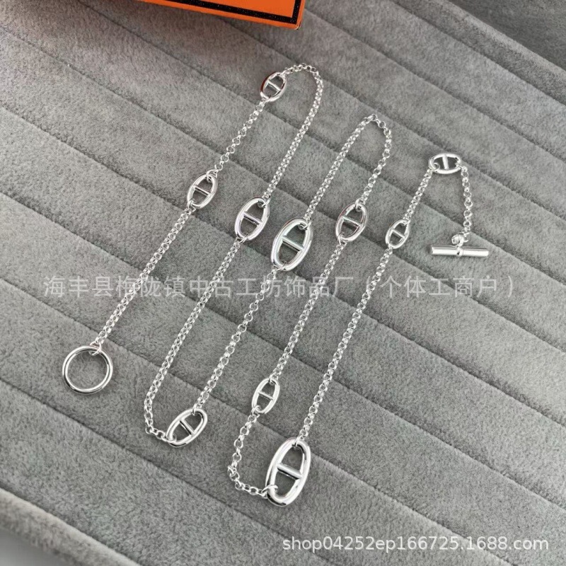 Cross-Border Exquisite Craftsmanship V-Gold Hermès Letter H Pig Nose Sweater Chain High-End Light Luxury Fashion Classic Ot Buckle Necklace for Women Cross-Border Exquisite Craftsmanship V-Gold Hermès Letter H Pig Nose Sweater Chain High-End Light Luxury Fashion Classic Ot Buckle Necklace for Women