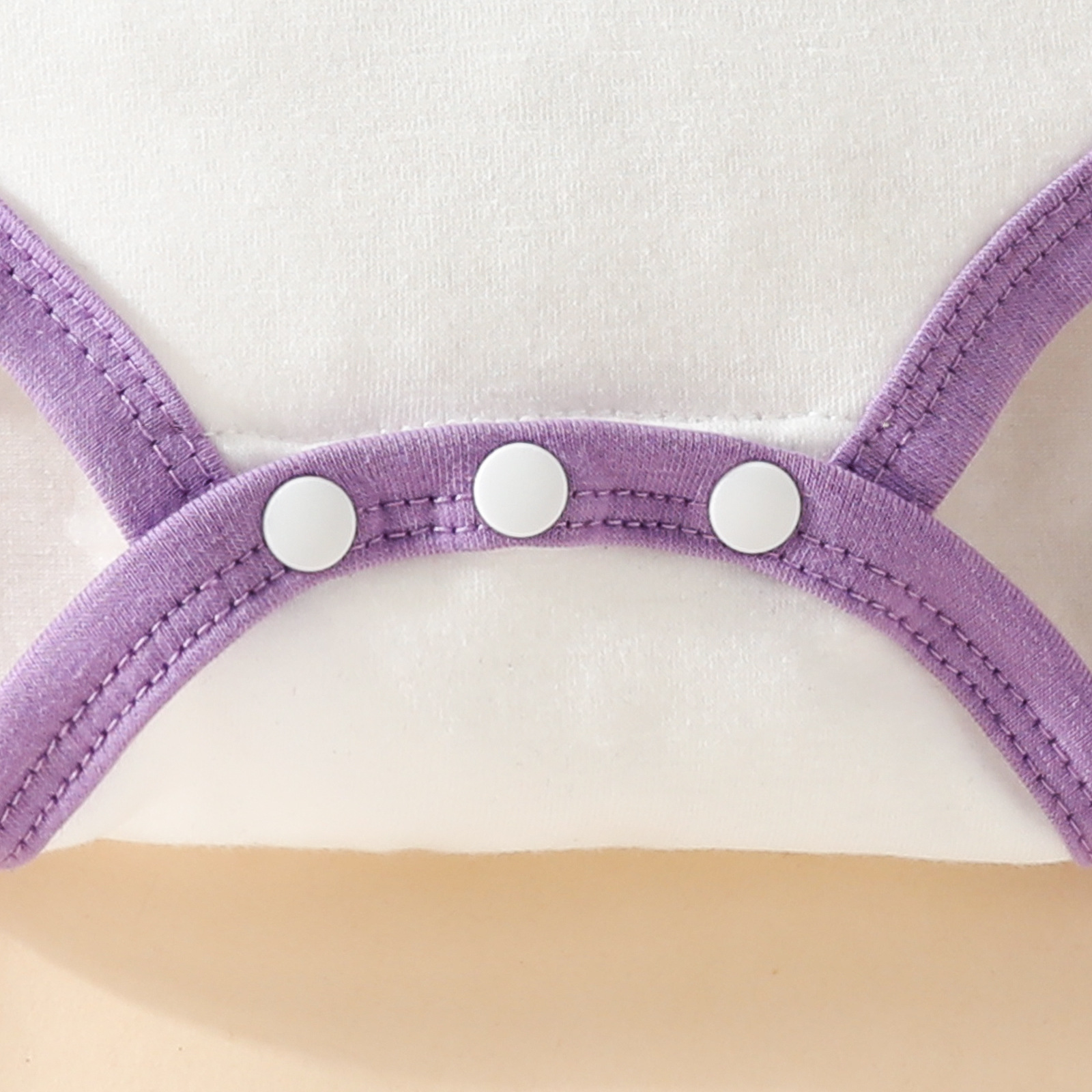 Pantaloncini a triangolo con scollo a cuore a maniche corte Set Pantaloni carini con fiori per bambina con lettera estiva per bambina_voghion.com