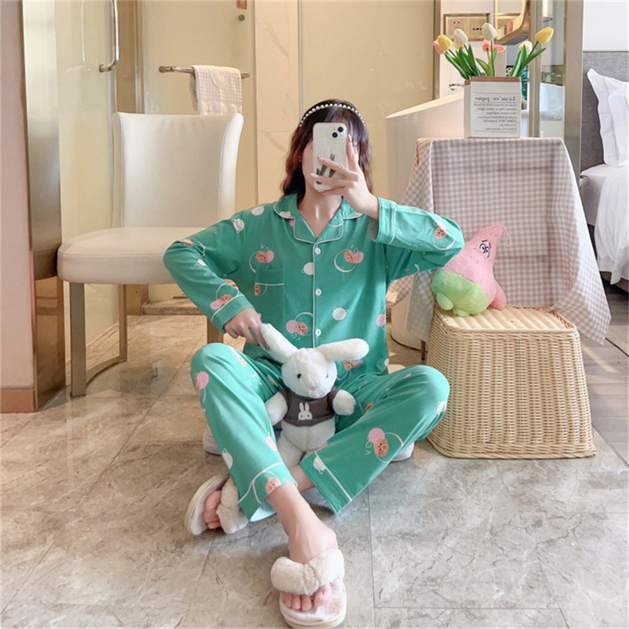 녹색 새끼 고양이