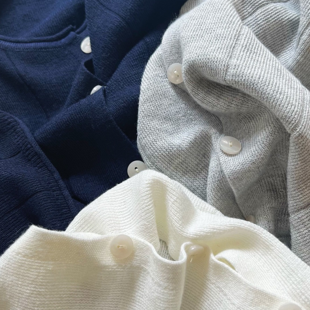 ------贝壳扣三色针织开衫0826H25