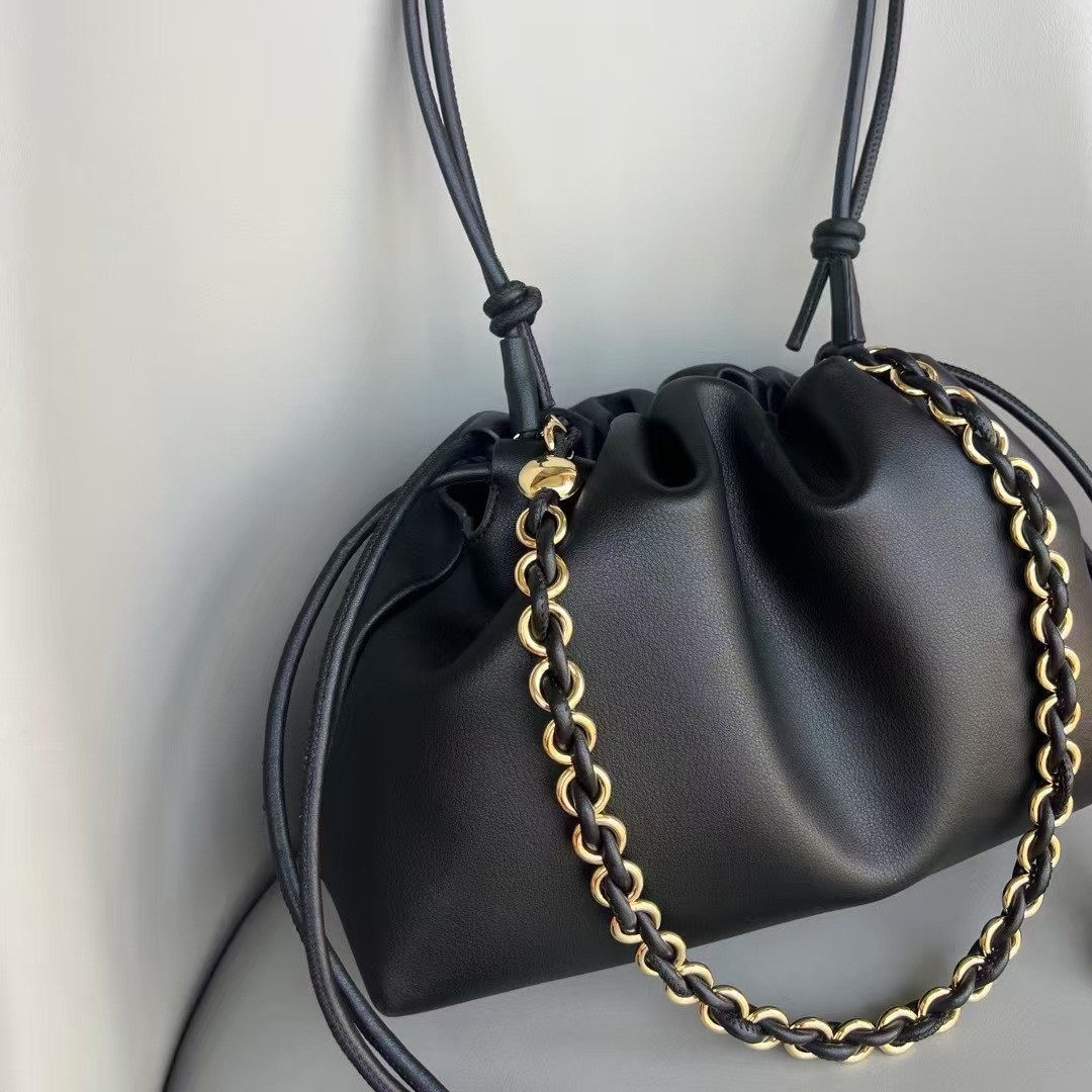 2024真皮链条purse水桶包杨幂同款云朵包罗家手提包女单肩斜跨包