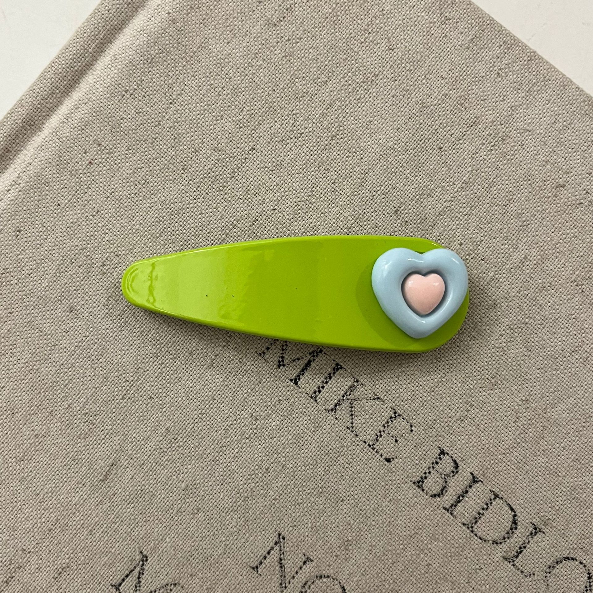 14#녹색 긴 막대에 파란 하트