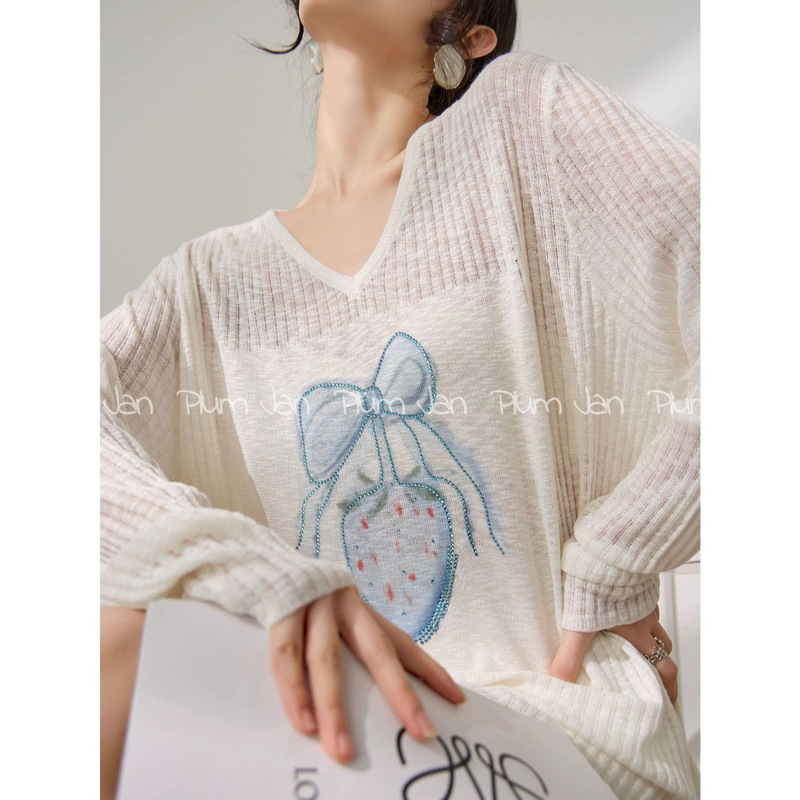 Plum Jan/2026 Autumn New V-neck White Strawberry Print Knit Hollow Long Sleeve Stylish Blouse Top Plum Jan/2026 Autumn New V-neck White Strawberry Print Knit Hollow Long Sleeve Stylish Blouse Top