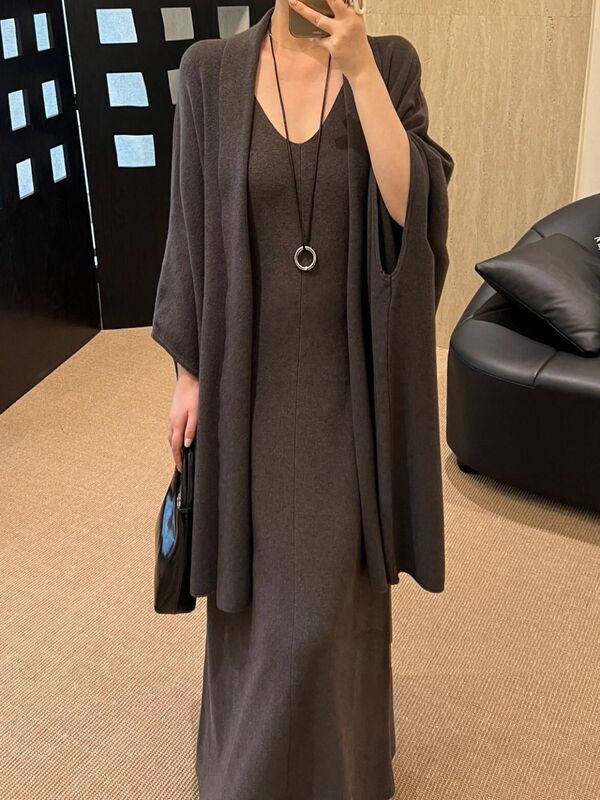 蝙蝠袖针织套装女秋冬新款法式慵懒外搭披肩斗篷毛衣连衣裙两件套|undefined