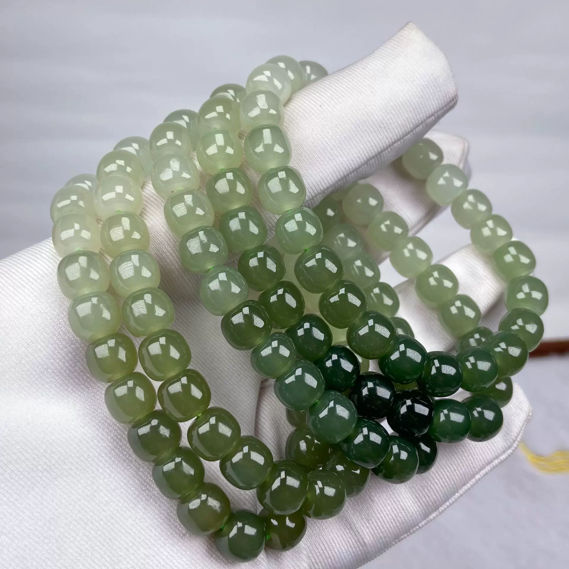 工厂直供天然精品青海料和田玉手串渐变色7x8m高冰老型珠手链个性