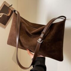 怠惰な風のレトロな砂のスエードの新型の秋冬の肩の脇の下の包みは簡単です。