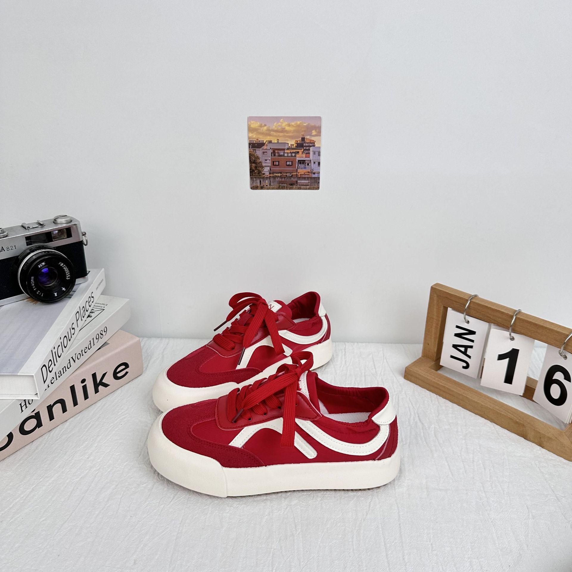 6659 zapatos de suela gruesa para mujeres 2025 nuevo diseño de nicho retro chic cabeza redonda versátil original zapatos de entrenamiento