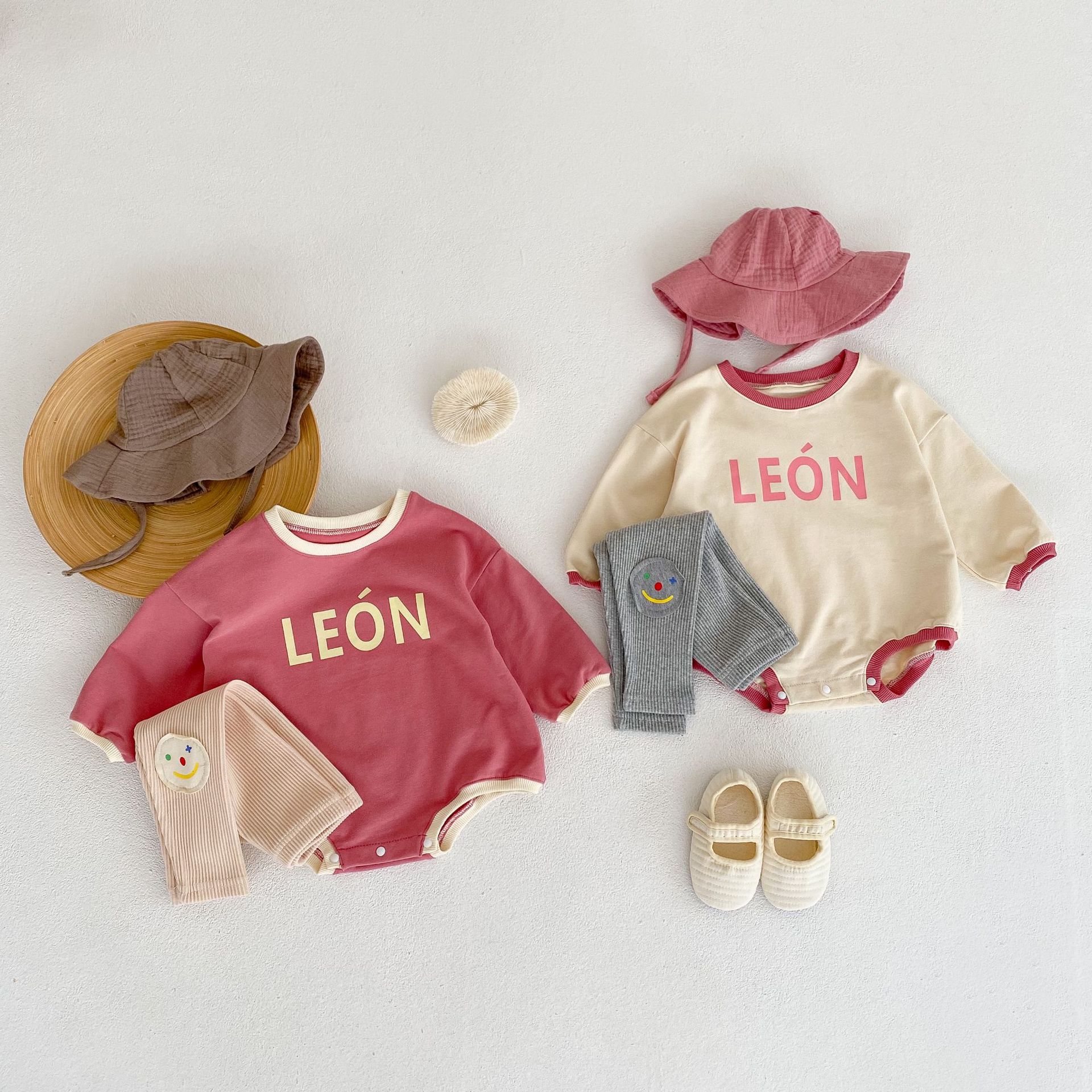 Collezione autunno 2024: maglietta a maniche lunghe con lettere stampate per neonati e bambini piccoli, pantaloni con toppa con faccina sorridente,_voghion.com