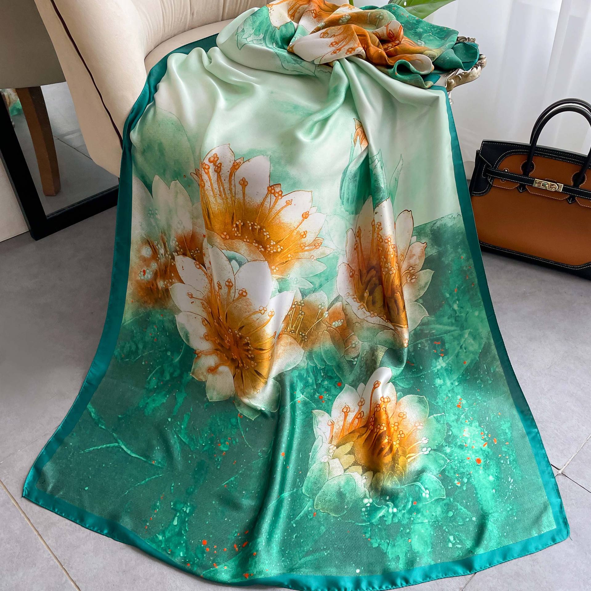 Nuova sciarpa di seta da donna primavera/estate versione coreana moda e stile elegante scialle sciarpa di seta di simulazione a doppio scopo_voghion.com