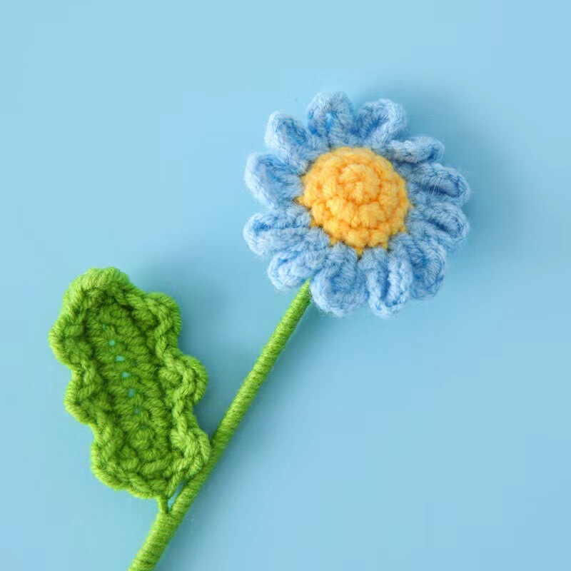 教師の日のプレゼントヒマワリの毛糸の花の手作りの毛糸のメリヤスは花の教師の日の花束の完成品をシミュレーションします。|undefined