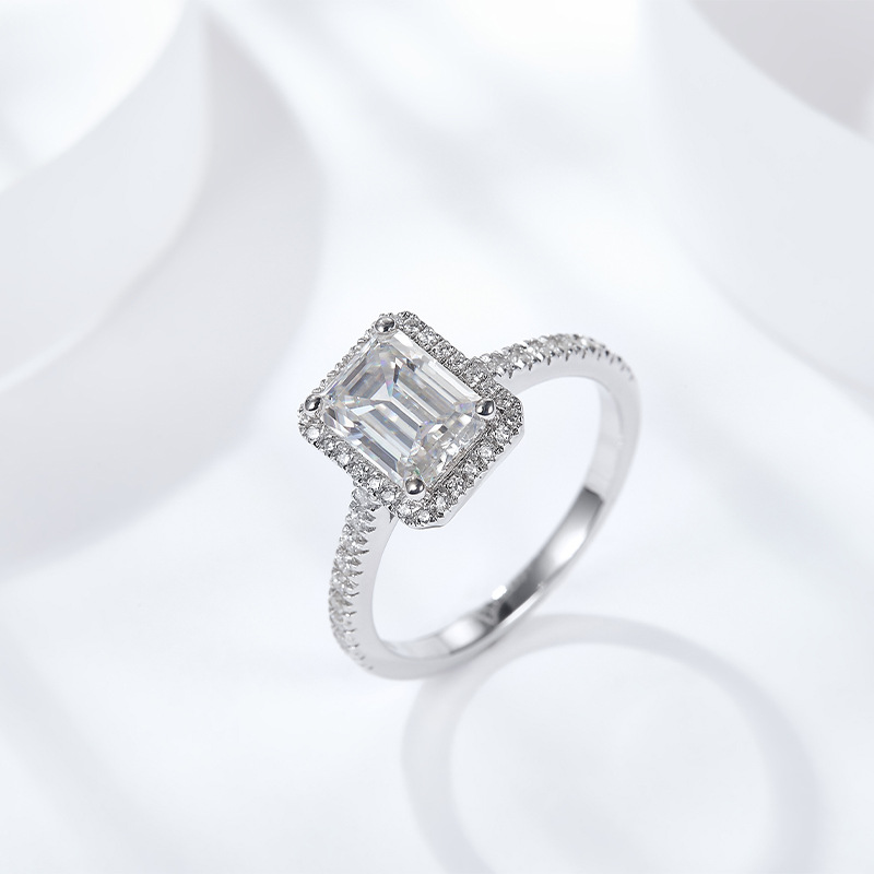 Venta caliente transfronteriza de Europa y América 6*8mm Esmeralda anillo de diamantes de Las Mujeres S925 plateado 18K anillo de oro