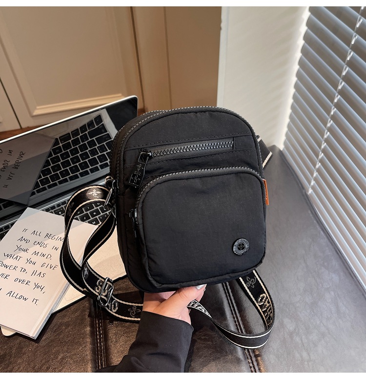 Bolso de tendencia transfronteriza para mujeres 2026 nuevo bolso de nylon ligero simple de viaje de hombro bolso de mujer