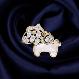 耳环;胸针;耳钉