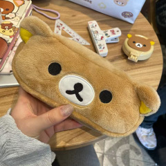 小紅の本の同タイプのリラックマのぬいぐるみの筆袋の学生の大容量の文房具の袋の漫画のかわいい高顔の値の鉛筆の袋