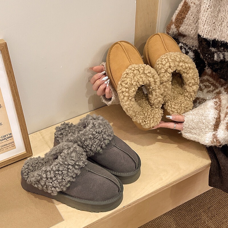 Thick-soled, retro gray, closed-toe cotton slippers for women, 2026 autumn/winter new style, suitable for outdoor wear, with fleece lining and lamb wool trim, resembling snow boots Thick-soled, retro gray, closed-toe cotton slippers for women, 2026 autumn/winter new style, suitable for outdoor wear, with fleece lining and lamb wool trim, resembling snow boots