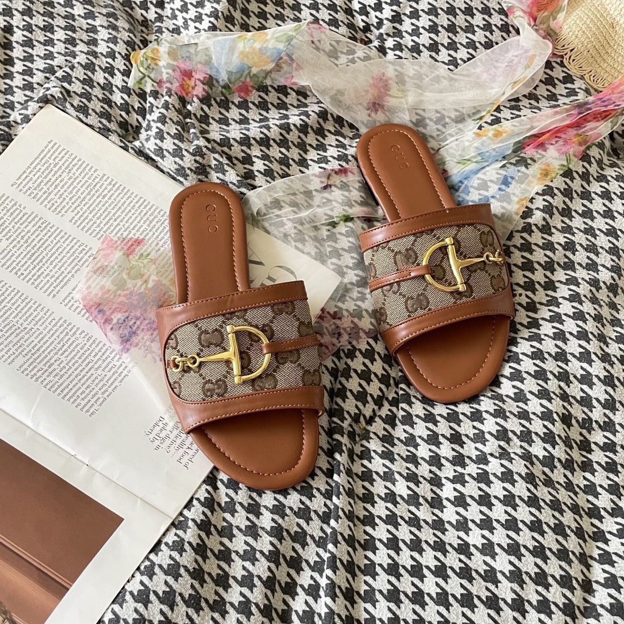 Foreign Trade Versatile European and American Fashion Casual Sandals Leather Splicing Metal Horsebit Flat Slippers Couple Beach