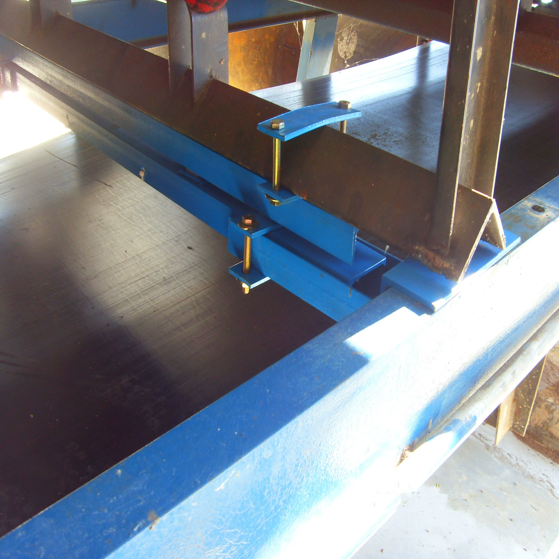 Система дозирования и взвешивания на конвейерной ленте с электронными весами для угольных шахт, производство электронных ленточных весов для больших тоннажей.