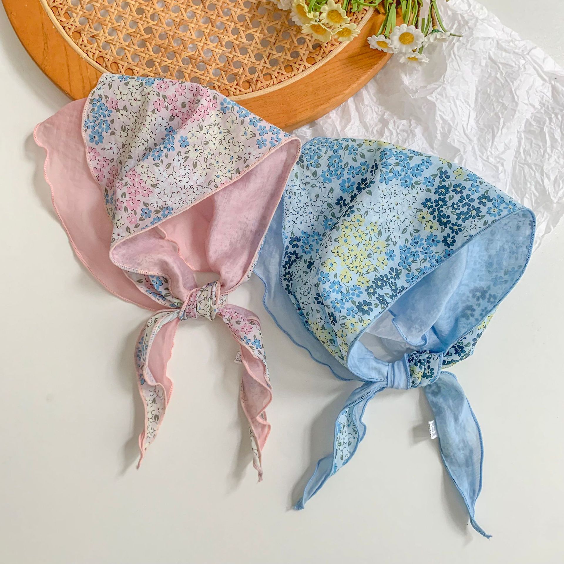 Estilo japonés y coreano arte fresco color a juego algodón de seda cielo en forma de diamante costura bufanda pequeña bufanda triangular bufanda transpirable floral femenina