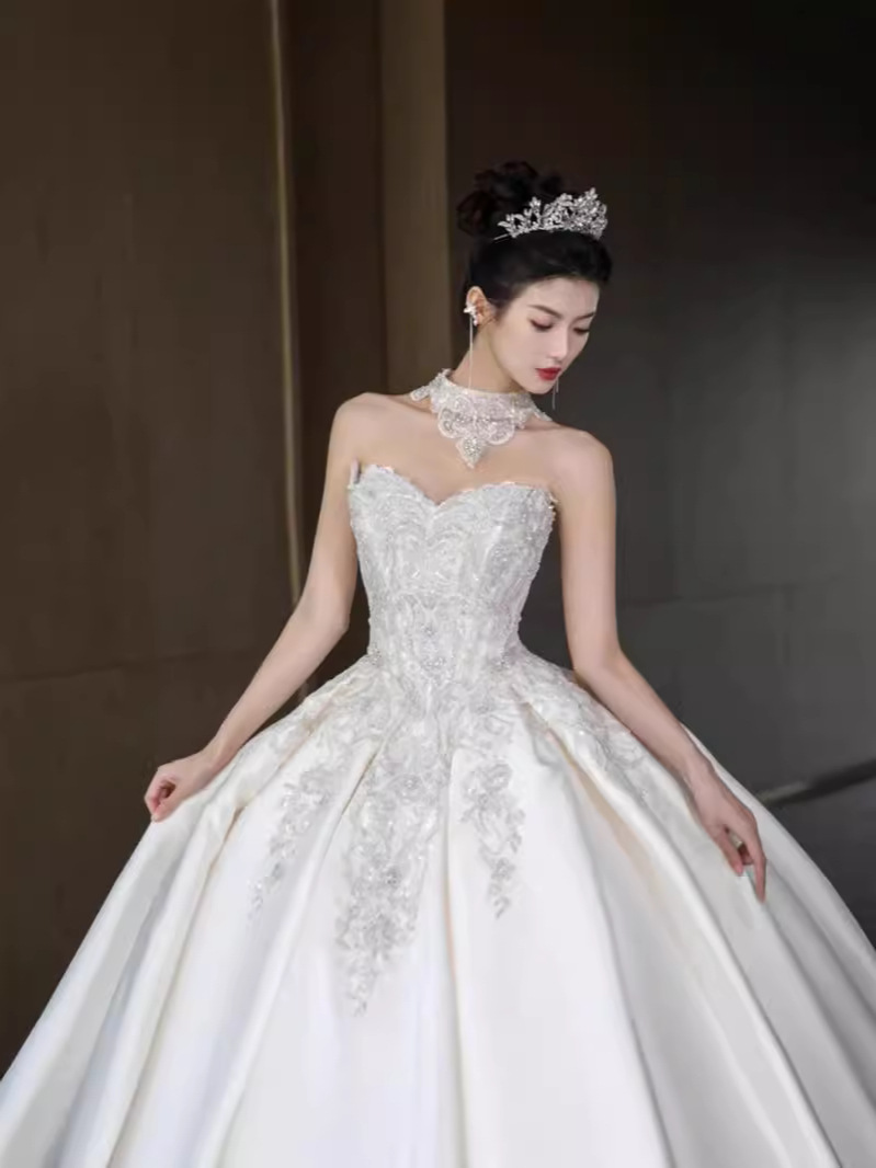 2026 nuevo vestido de novia satén texturas de alta calidad francesa retrógrada de pecho vestido de salida verano D113 image 4