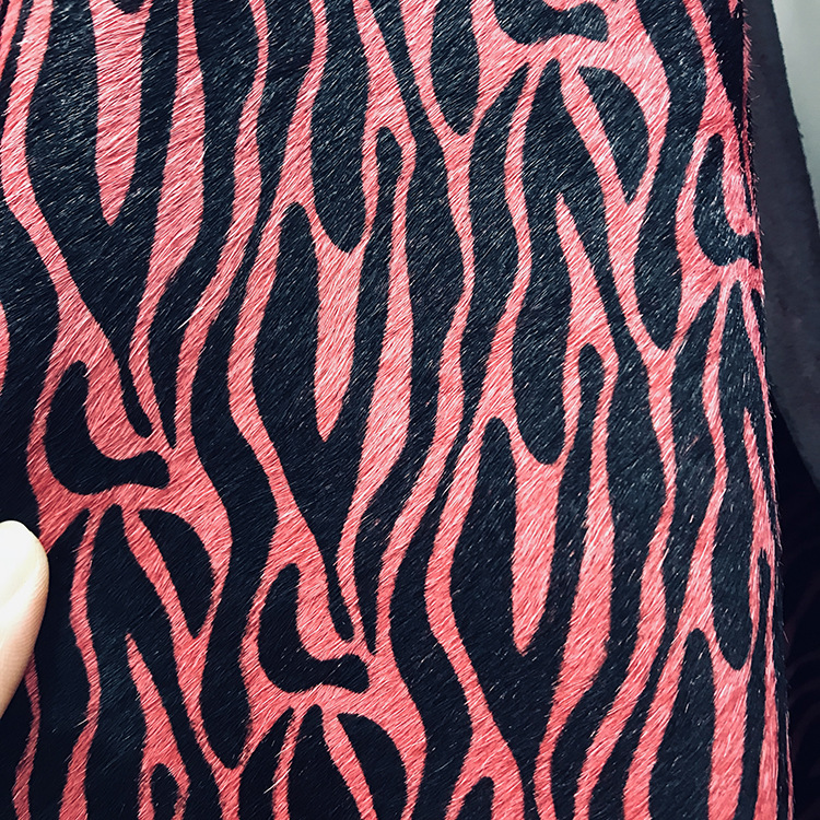 厂家供应多种颜色图案马毛皮革 印花马毛皮革斑马纹底色可选皮料