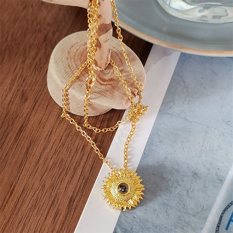 Sunflower Projection Pendant Necklace Elegant Friendship Gift_voghion.com
