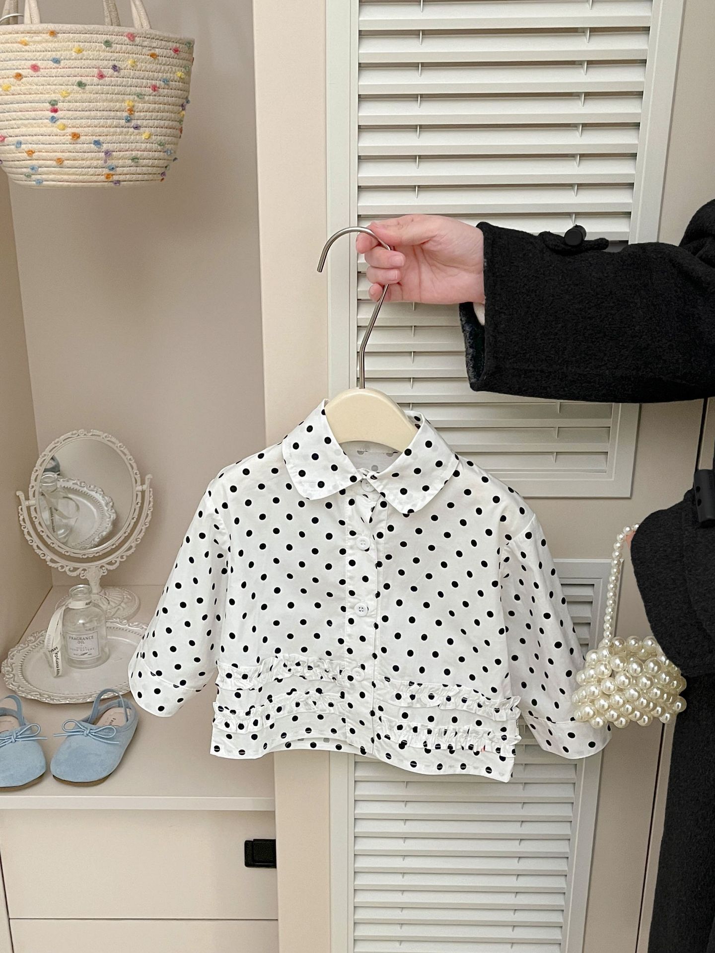 Camisas de niñas de primavera 2026 nuevas camisas de onda de niñas de primavera y otoño bebés de moda versátil