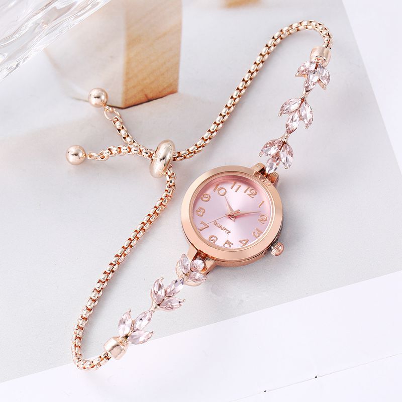 Fashionable Elegant Watch Women's Trendyy Simple Elegant ins Style Clover Bracelet Women's Watch Diamond Watch Pull Bracelet