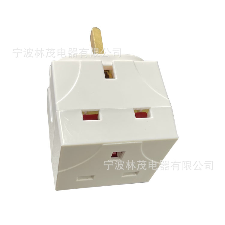 工厂批发 英式转换插座 一转三