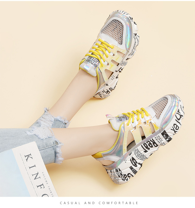 Ein vielseitiger und neuer Wickelsandalen-Stil für den Sommer 2024. Freizeit-Sneaker mit dicker Sohle und Mesh-Ausschnitt_voghion.com