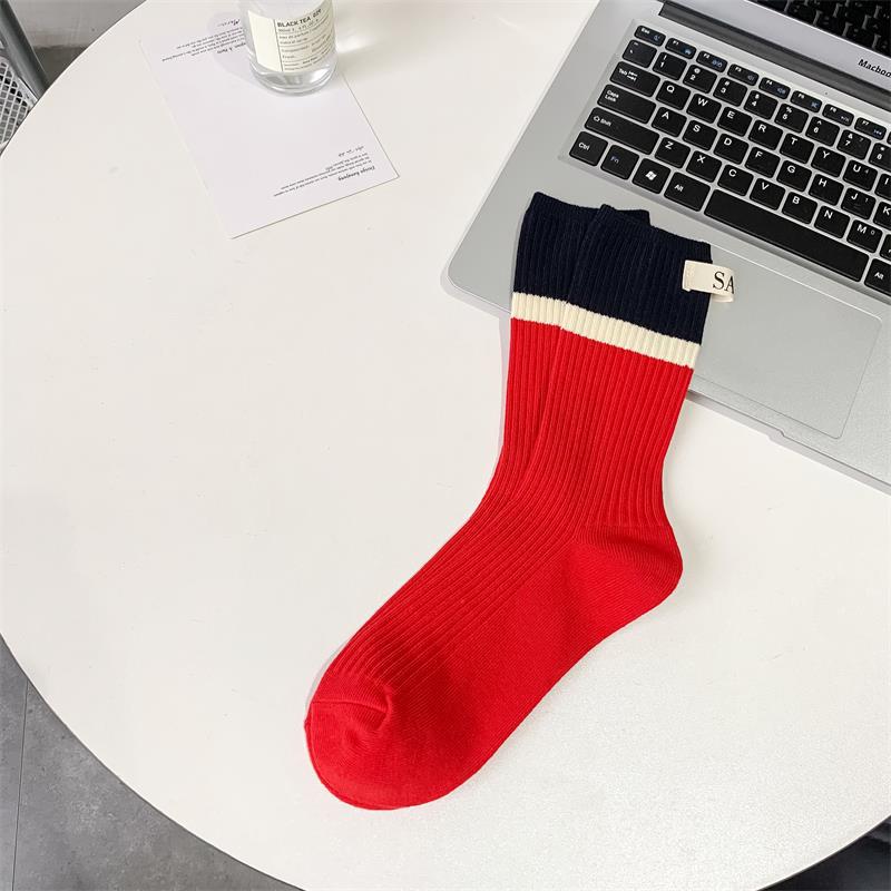 Calzini lunghi stile college a metà polpaccio, stile casual, in cotone, con etichetta in tessuto a blocchi di colore, stile coreano 2025d per donna_voghion.com