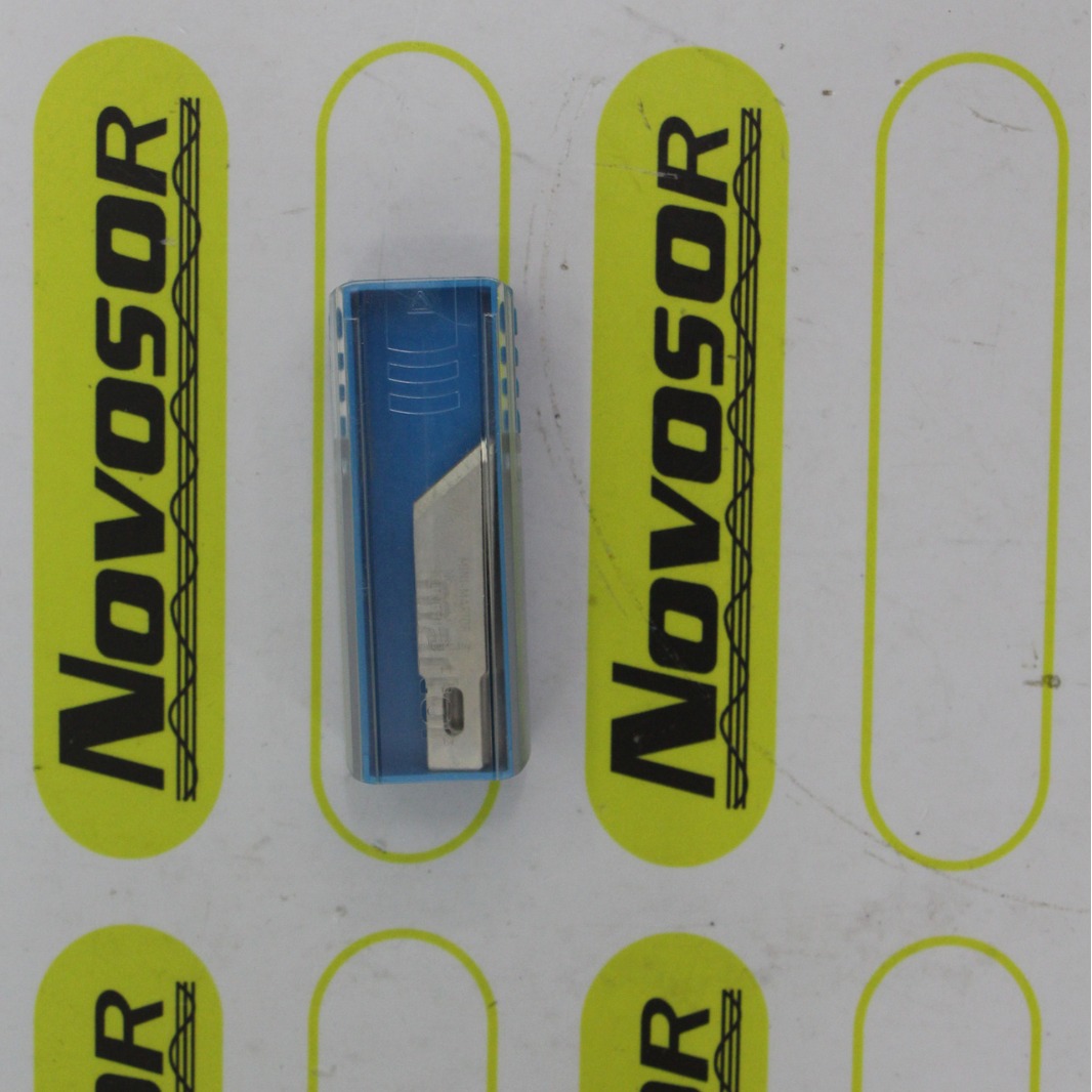 2733  刀片 美术刀片  2733